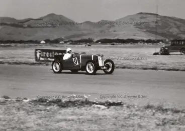 Image: Car racing - Sybil Lupp - Wigram (PR0101/68)
