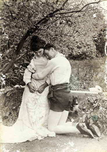 Image: Theatrical couple : Photograph