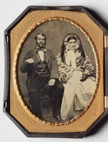 Image: Seated couple