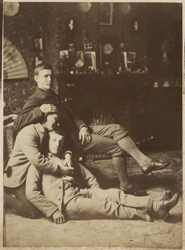 Image: Three men in a sitting room