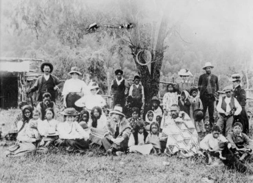 Image: Group at Te Whaiti, Whakatane, including Katherine Mansfield