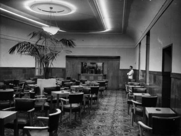 Image: The public lounge of the Royal Oak Hotel, Wellington