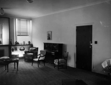 Image: Deluxe sitting room, Royal Oak Hotel, Wellington