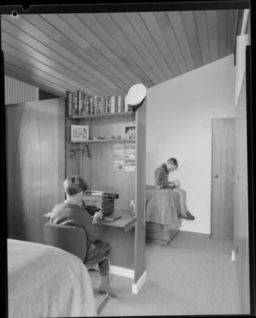 Image: King house, interior, bedroom