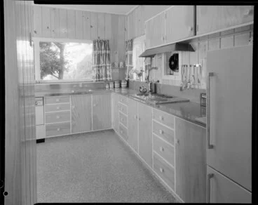 Image: Kitchen of unidentified house