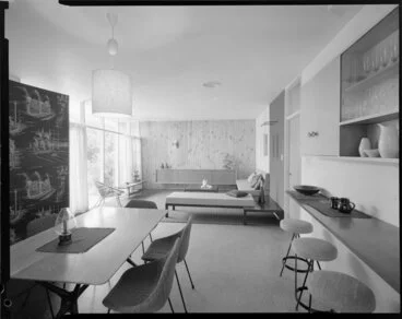 Image: Living and dining room of a house designed by Friedrich Eisenhofer