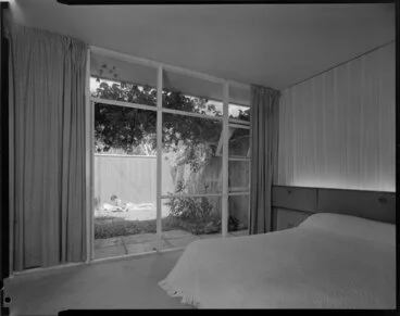 Image: Bedroom of a house designed by Friedrich Eisenhofer