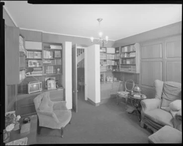 Image: Den interior, Todd house