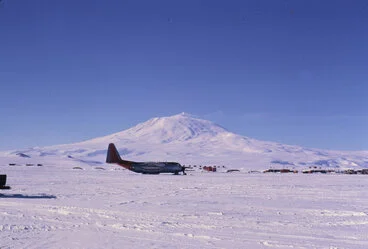 Image: Williams Field - Mount Erebus in the background