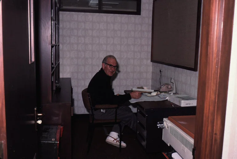 Image: RB Thomson using new DSIR office in Command Centre