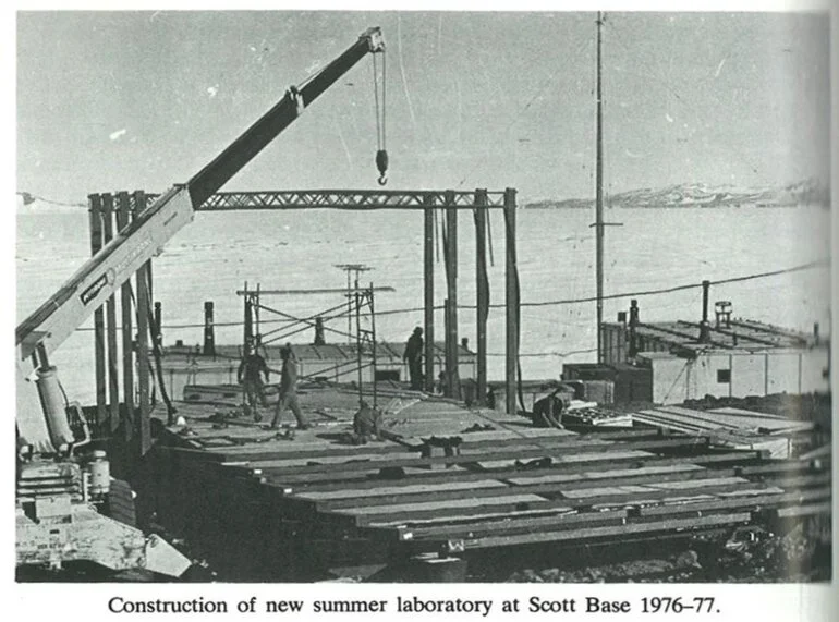 Image: Construction of new summer laboratory at Scott Base, 1976-1977