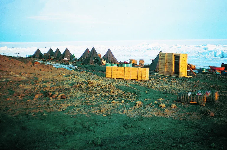 Image: Tents providing temporary accommodation during building of Scott Base