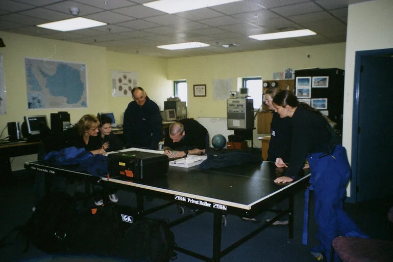 Image: Crew in Hatherton Lab