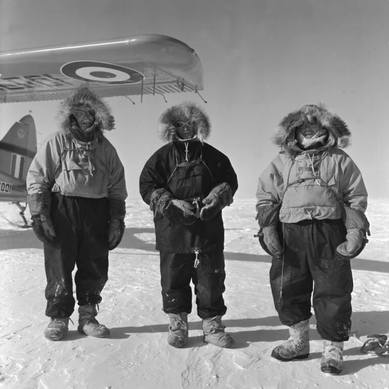 Image: Expedition members wearing windproof clothing on the Plateau