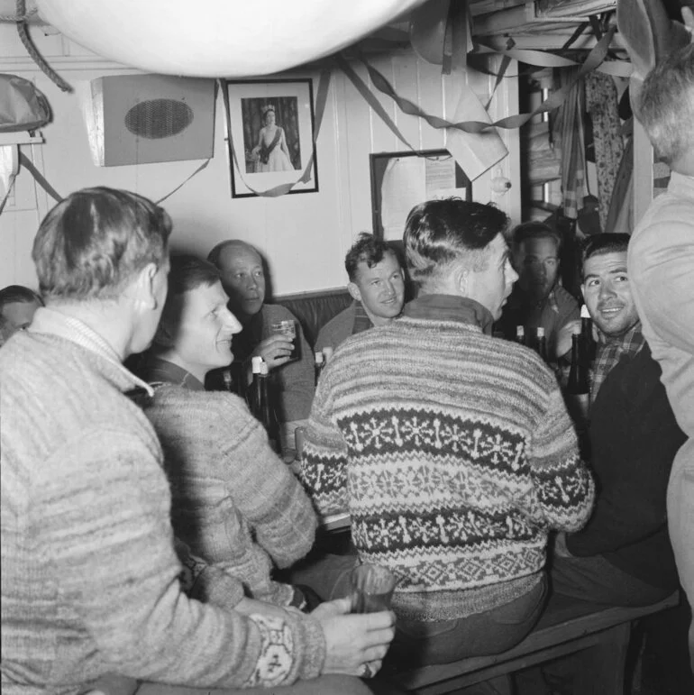 Image: Expedition wardroom on board HMNZS 'Endeavour'