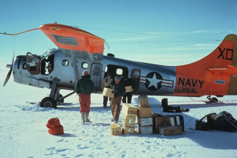 Image: Navy VX-6 resupply to Northern Party