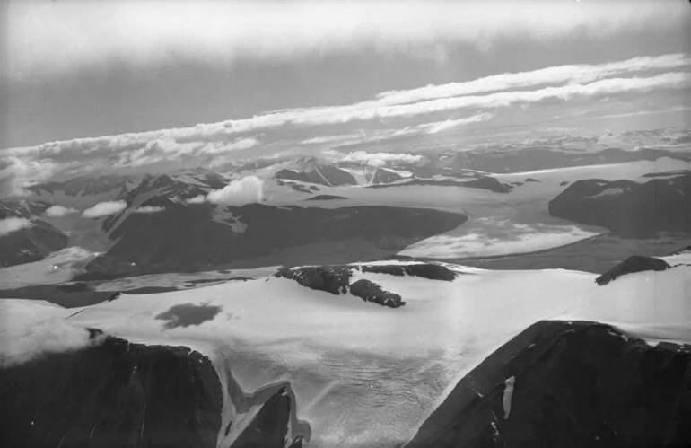 Image: Looking towards Dry Valley from Ferrar Glacier