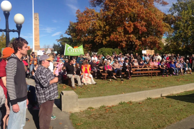 Image: Hundreds protest against Ashburton water sale