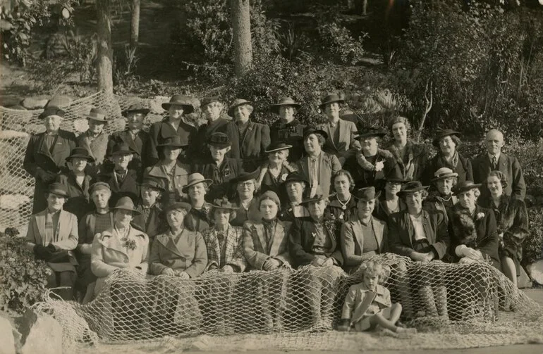 Image: Group of Women's War Service Auxiliary making camouflage nets WW2