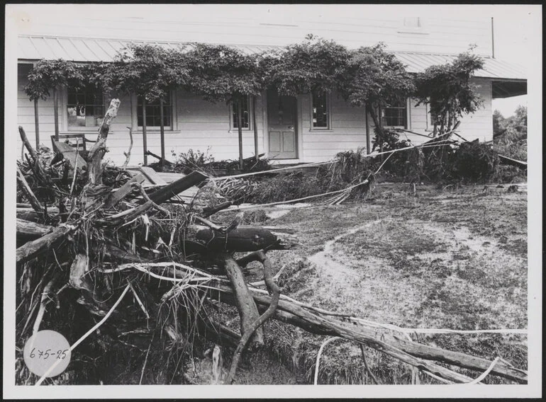 Image: Kemp House in flood (3)