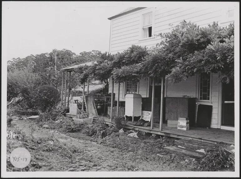 Image: Kemp House in flood (4)