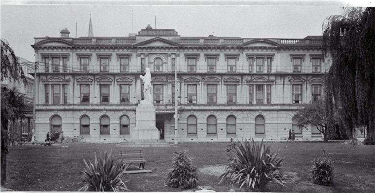 Image: The Clarendon Hotel on the corner of Worcester Street and Oxford Terrace