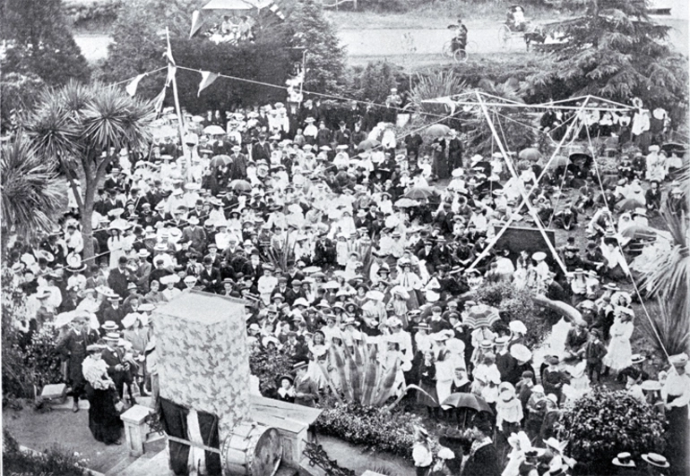 Image: Christmas holidays at Wainoni, Christchurch, watching the Punch and Judy show