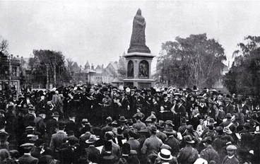 A memorial service for Canterbury officers and soldiers killed in the South African Boer War, Victoria Square, Christchurch Image: A memorial service for Canterbury officers and soldiers killed in the South African Boer War, Victoria Square, Christchurch