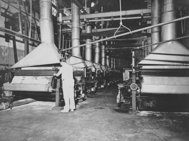 Image: Glaxo Manufacturing Company (NZ), Limited. Drying room at the Bunnythorpe factory, after 1936