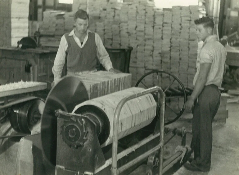 Image: Egmont Box Company, Limited. Tokoroa factory. Shaping cheese crate polygons for crate ends and centres, circa 1947