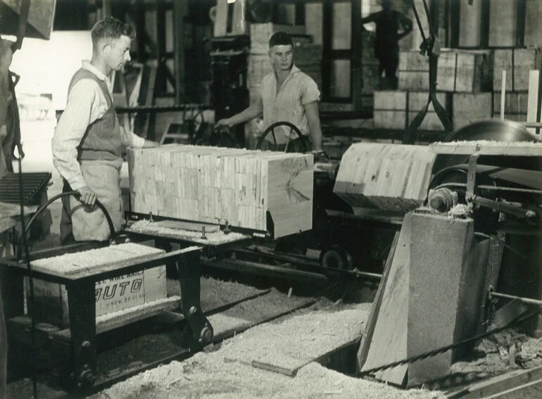 Image: Egmont Box Company, Limited. Tokoroa factory. Twelve-sided polygons being cut in bundles, circa 1947