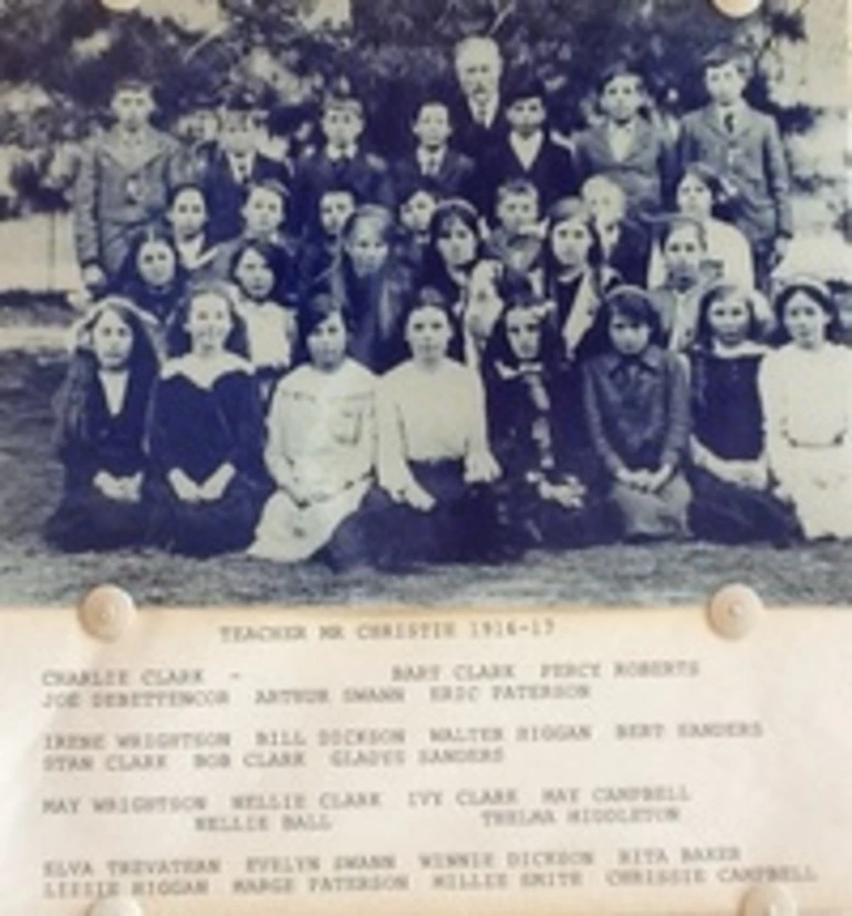 Image: Lowburn Ferry School 1916-17