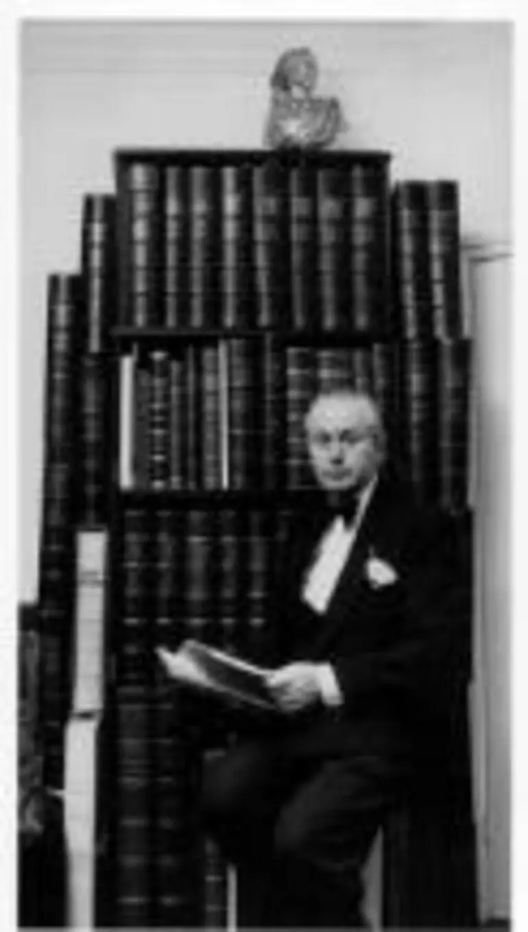 Image: Portrait of Rex Nan Kivell [picture] /