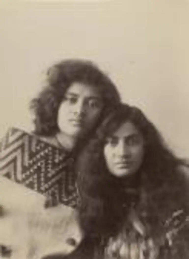 Image: Maori girls, New Zealand, 1894 [picture]/c Iles Photo.