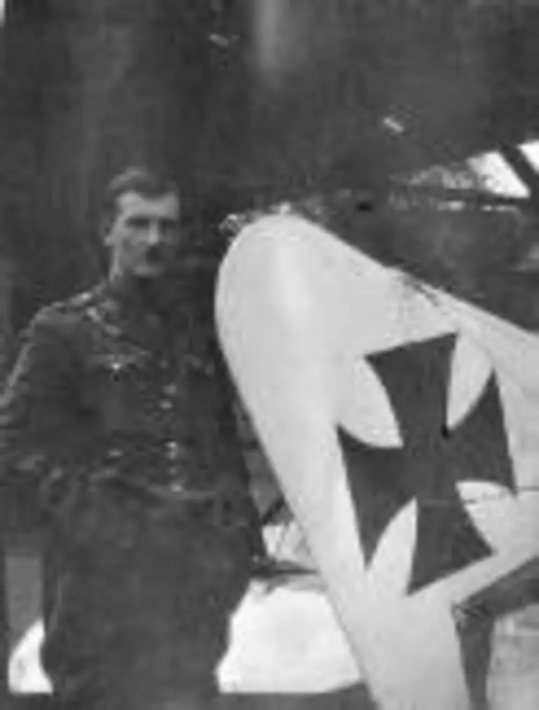 Image: WW1 New Zealand solder nearby a rudder of German WW1 aeroplane [picture] /