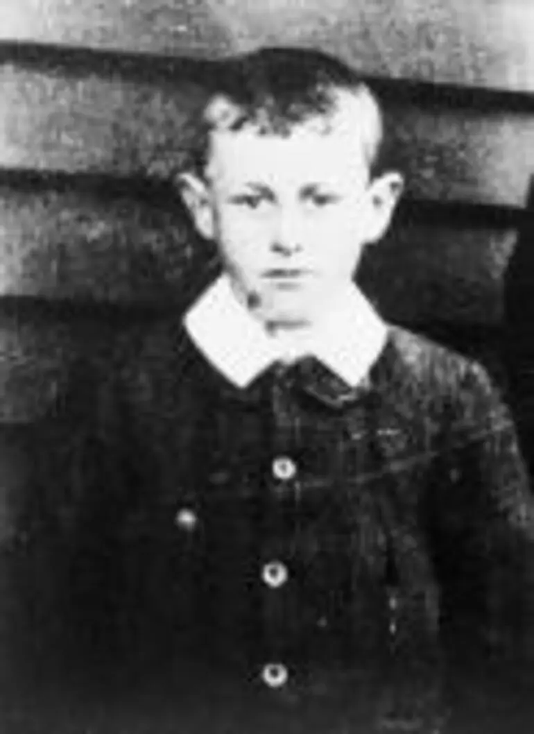 Image: Portrait of Rex Nan Kivell aged 14, Christchurch, New Zealand, 1913 [picture].