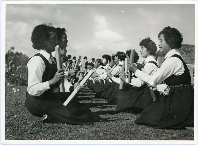 Image: Tī Rākau (the Māori stick game)