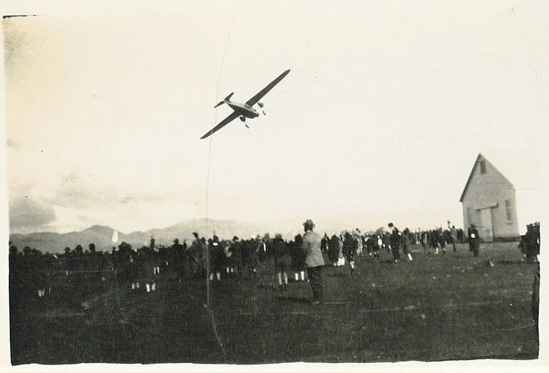 Image: The Southern Cross leaving Sockburn Aerodrome, Christchurch