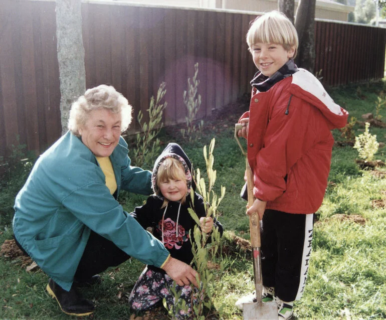 Image: Arbor Day tree planting, Totara Park school