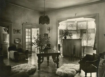 Image: Murdoch house 6; east end; the drawing room.