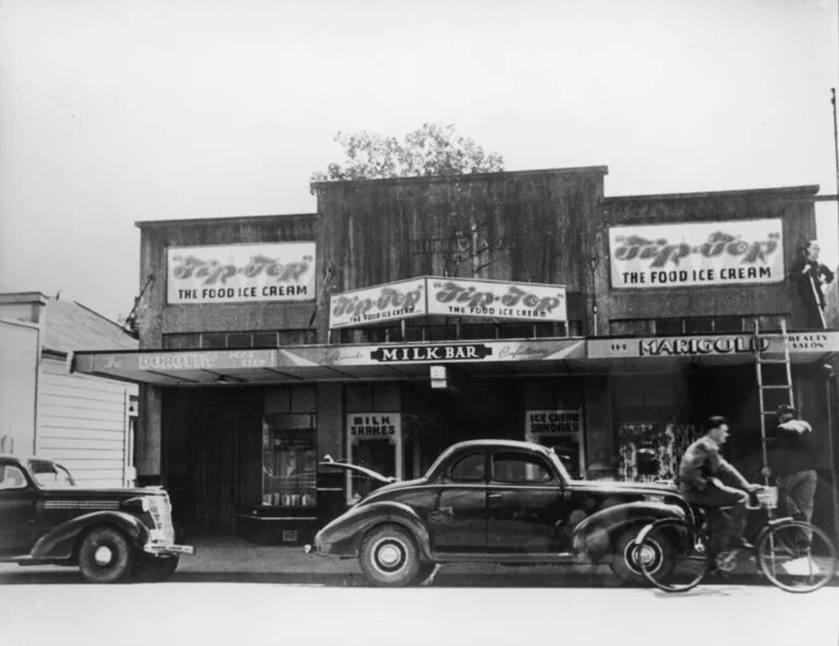 Image: Main Street, Upper Hutt, January 1948 (L6)