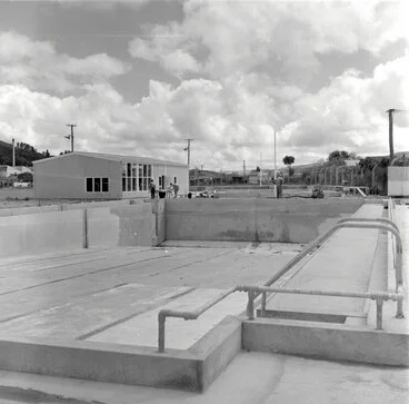 Image: Maidstone pools; new water-treament plant building(?) [P1-2769-5159]