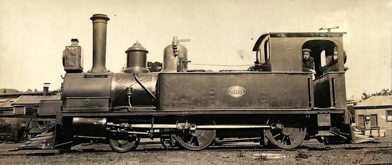 Image: New Zealand Railways locomotive, L 2-4-0 T class; number 219 as supplied; 2-4-0