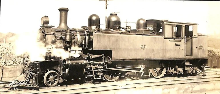 Image: New Zealand Railways locomotive, Wg 4-6-4 T class; number 493