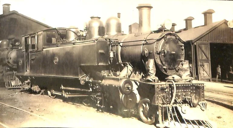 Image: New Zealand Railways locomotive, Wg 4-6-4 T class; number 496
