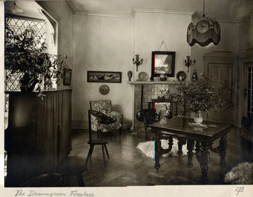 Image: Murdoch house 9; east end; drawing-room fireplace.