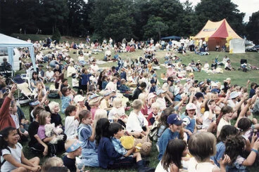 Image: Teddy bears' picnic, 2000; general scene