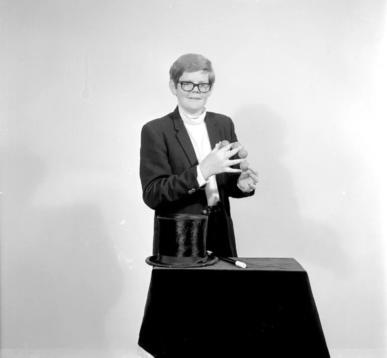 Image: Cook Magician [P1-3443-5833]