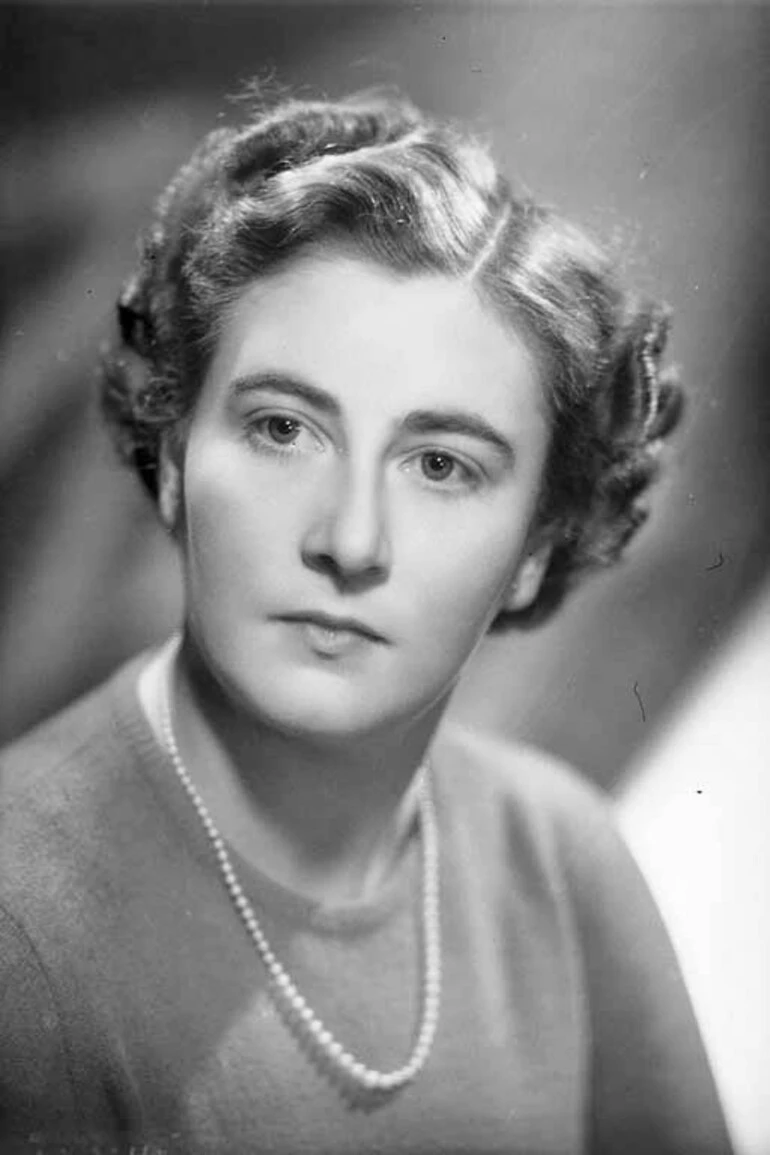 Image: 1/4 portrait of Miss C L Rutherford.