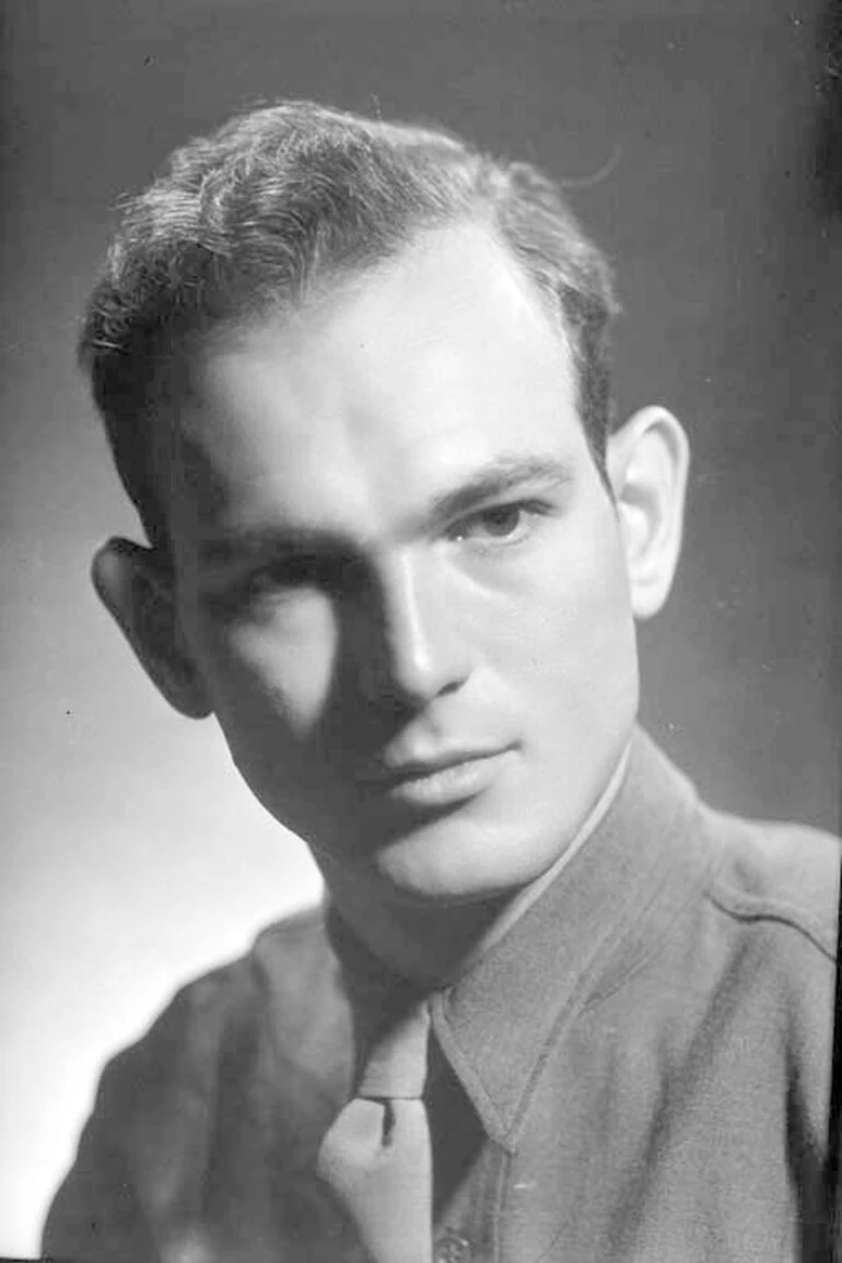 Image: 1/4 portrait of Mr W Rutherford
